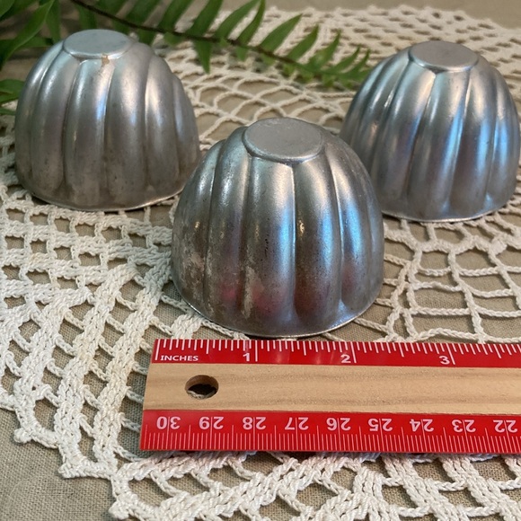 Set Of 6 Vintage Tin Molds - Picture 9 of 16